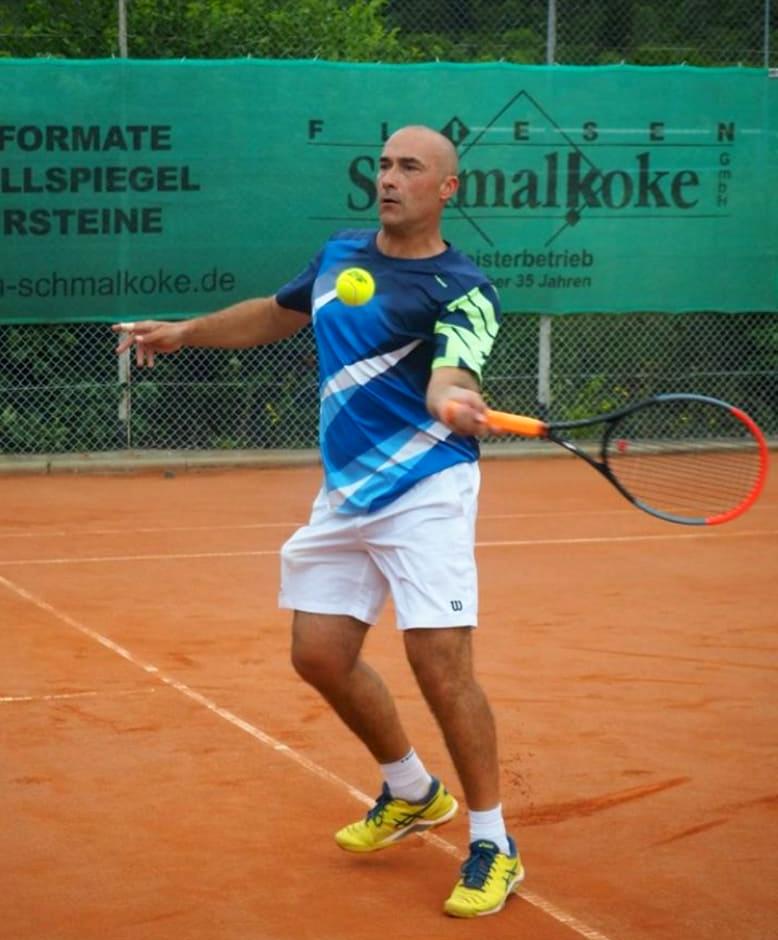Tennistrainer Luka Culic Tennistrainer Luka Culic auf dem Tennisplatz des TV Kleeblatt im TuS Mayen